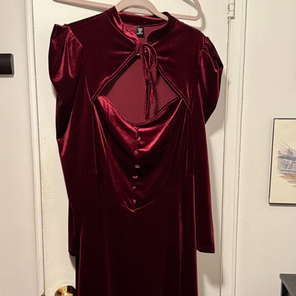 Plus Sizee Wine Red Velvet Dress - Picture 1 of 3